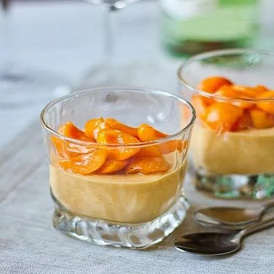 Десерт Панна-котта с абрикосами