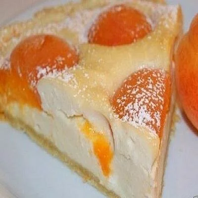Открытый пирог с творогом и фруктами