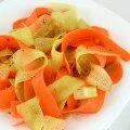 Необычный салат из огурцов и моркови