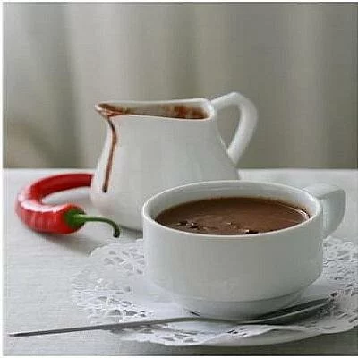 Десертный напиток: шоколад с красным перцем