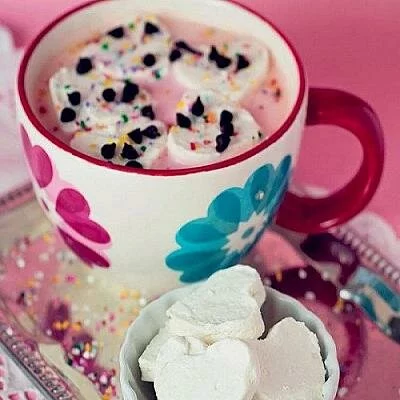 Молочно-ягодный десерт с белым шоколадом